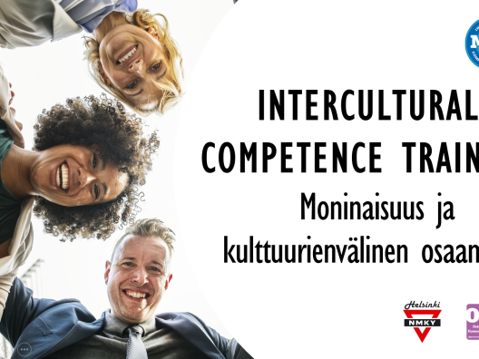 Kuvassa kolme hymyilevää henkilöä, MOK-logo, STEA:n ja Helsingin NMKY:n logo sekä teksti Intercultural Competence Training, Moninaisuus ja kulttuurienvälinen osaaminen