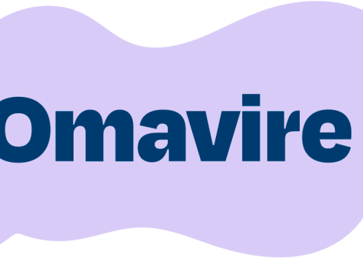 Omavire-logo. Violetti puhekupla, jossa lukee keskellä Omavire sinisellä. 