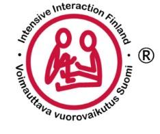Voimauttava vuorovaikutus Suomi - Intensive Interaction Finland -logo