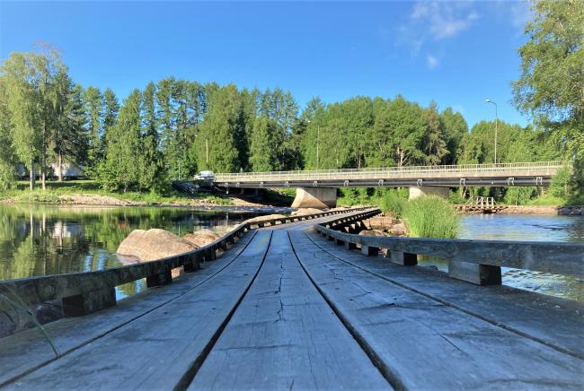 Riittävät terveydenhuollon palvelut kotona asuville ikääntyneille